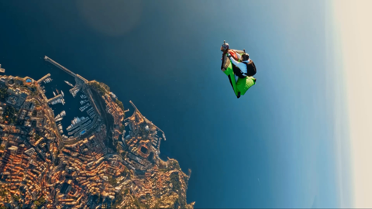 same image as overlay to be expanded